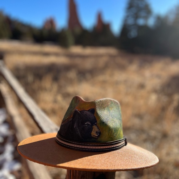 Unique hand painted hat - Picture 3 of 3